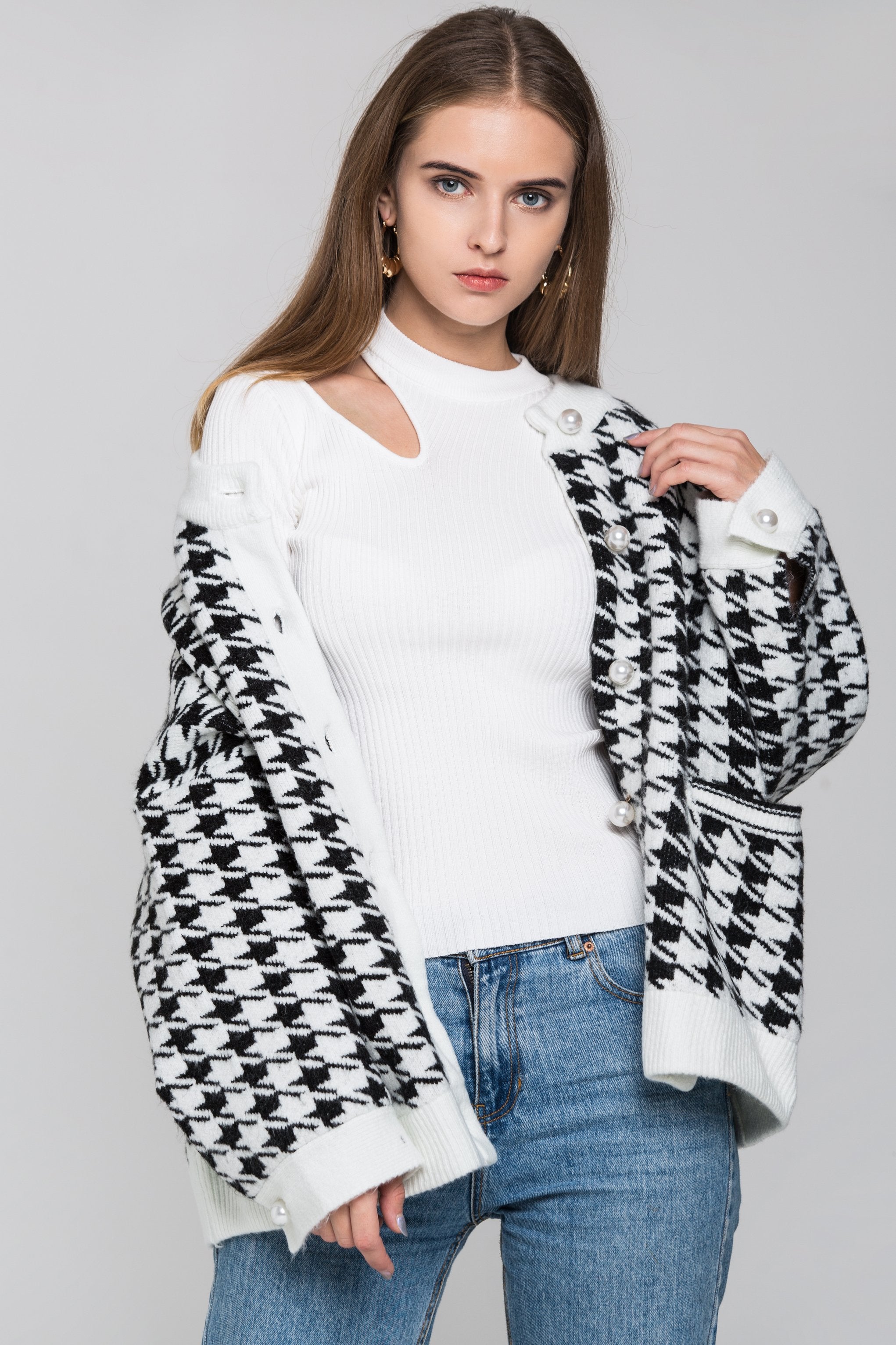 White Pearl Button Houndstooth Over Sized Cardigan White Pearl Button Houndstooth Over Sized Cardigan
