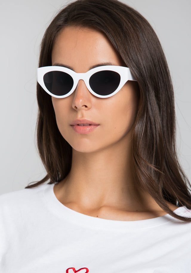 White Retro Cat Eye Sunglasses