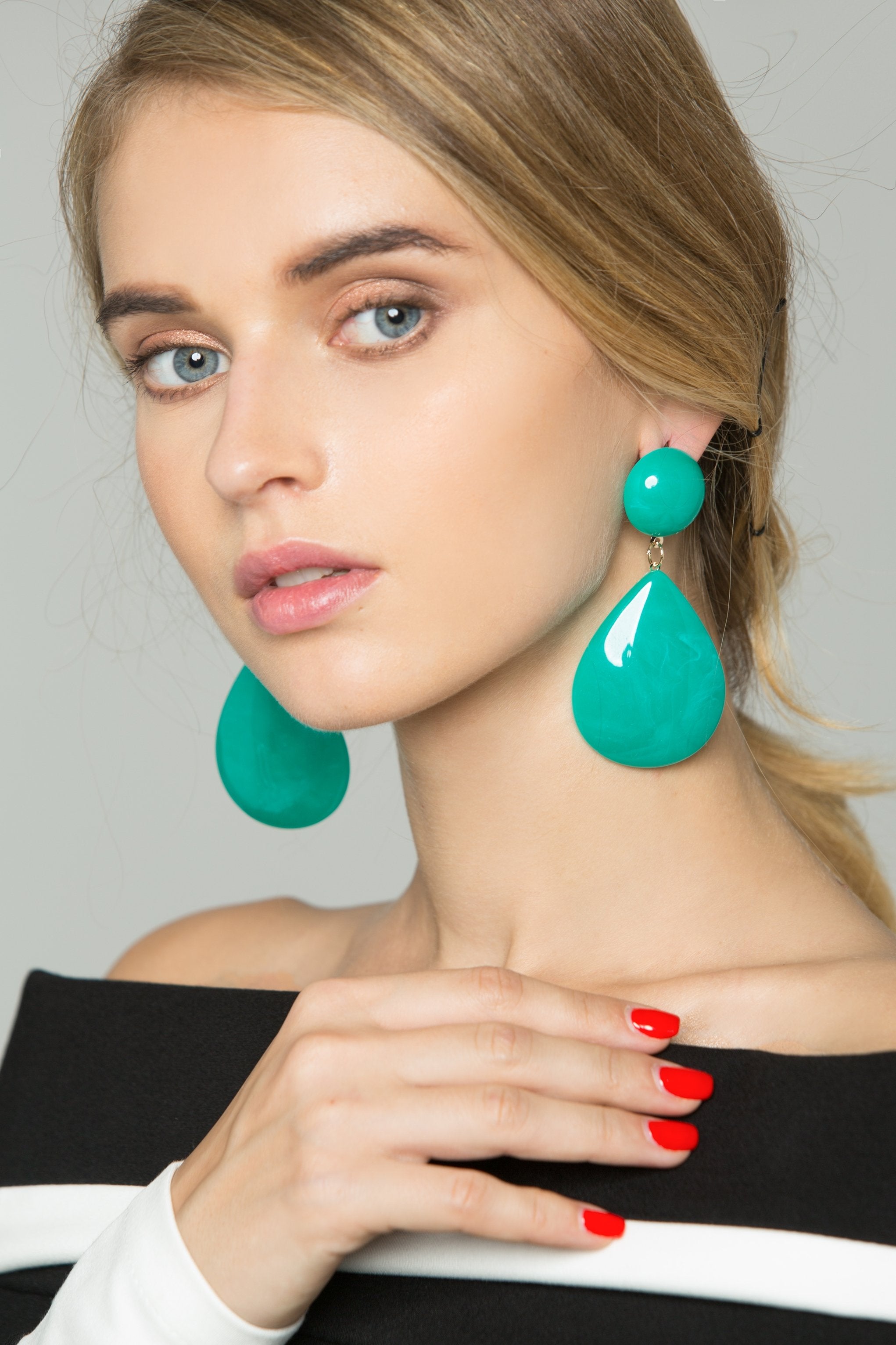 Green Teardrop Drop Earrings